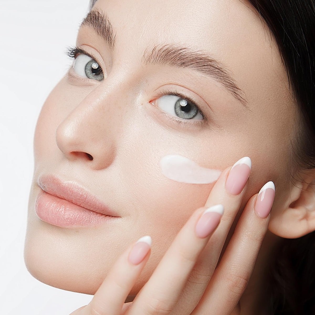 Botagus packaging back label listing ingredients and SPF information