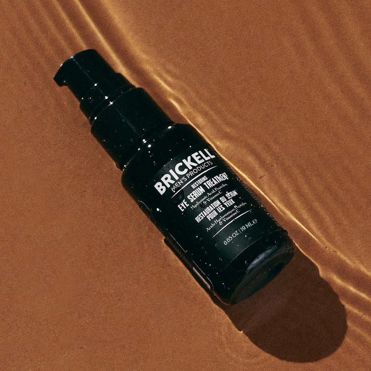 Brickell Men's gel texture close-up demonstrating fast-absorbing hydration
