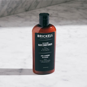 Brickell closeup of aloe and avocado oil ingredients emphasizing hydration benefit