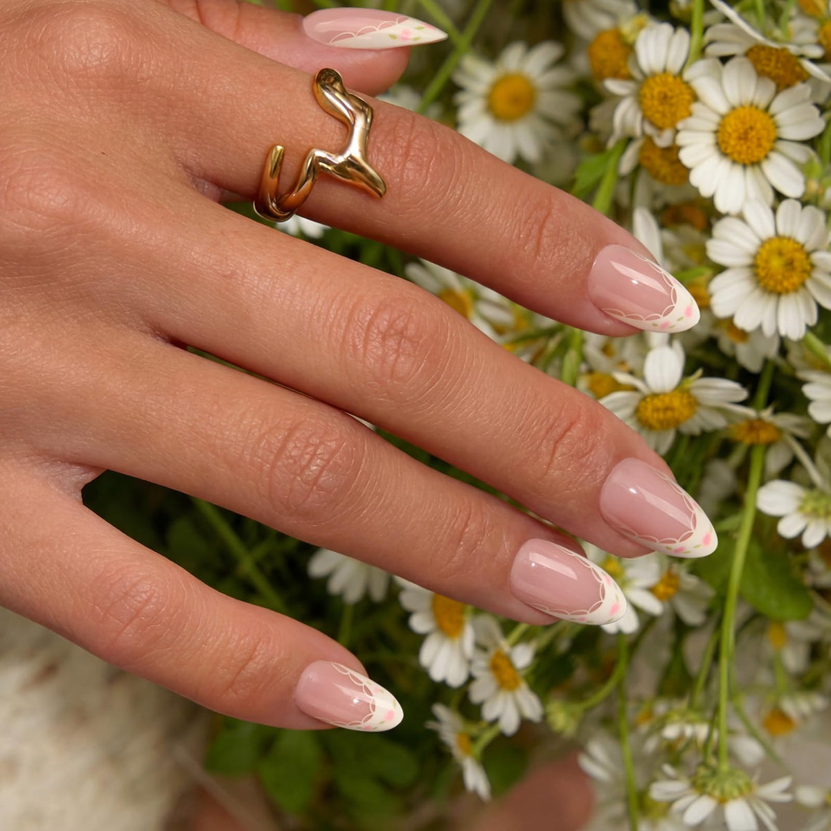BTArtbox thirty-two nails arranged to show the sixteen sizes for precise fit