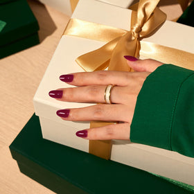 BTArtbox close-up of gel polish texture highlighting glossy salon-like finish and depth