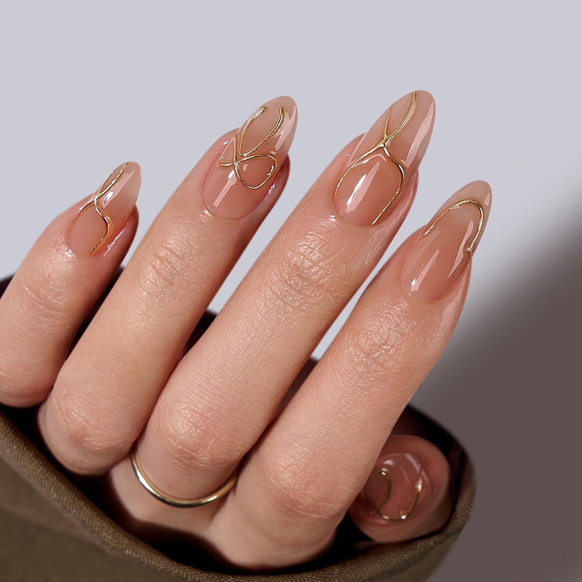 BTArtbox front packaging showing almond press on nails and storage box benefit quick setup
