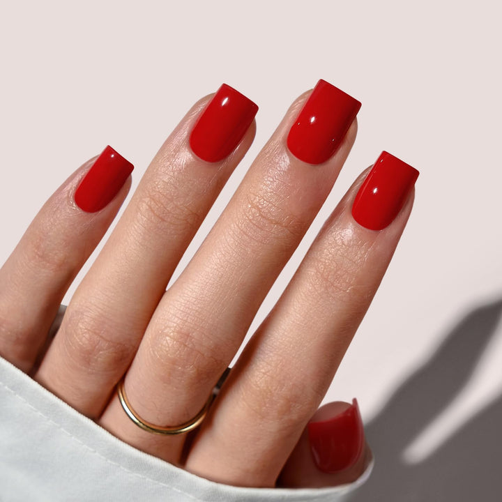 BTArtbox front packaging showing red square nails and kit contents for quick salon results