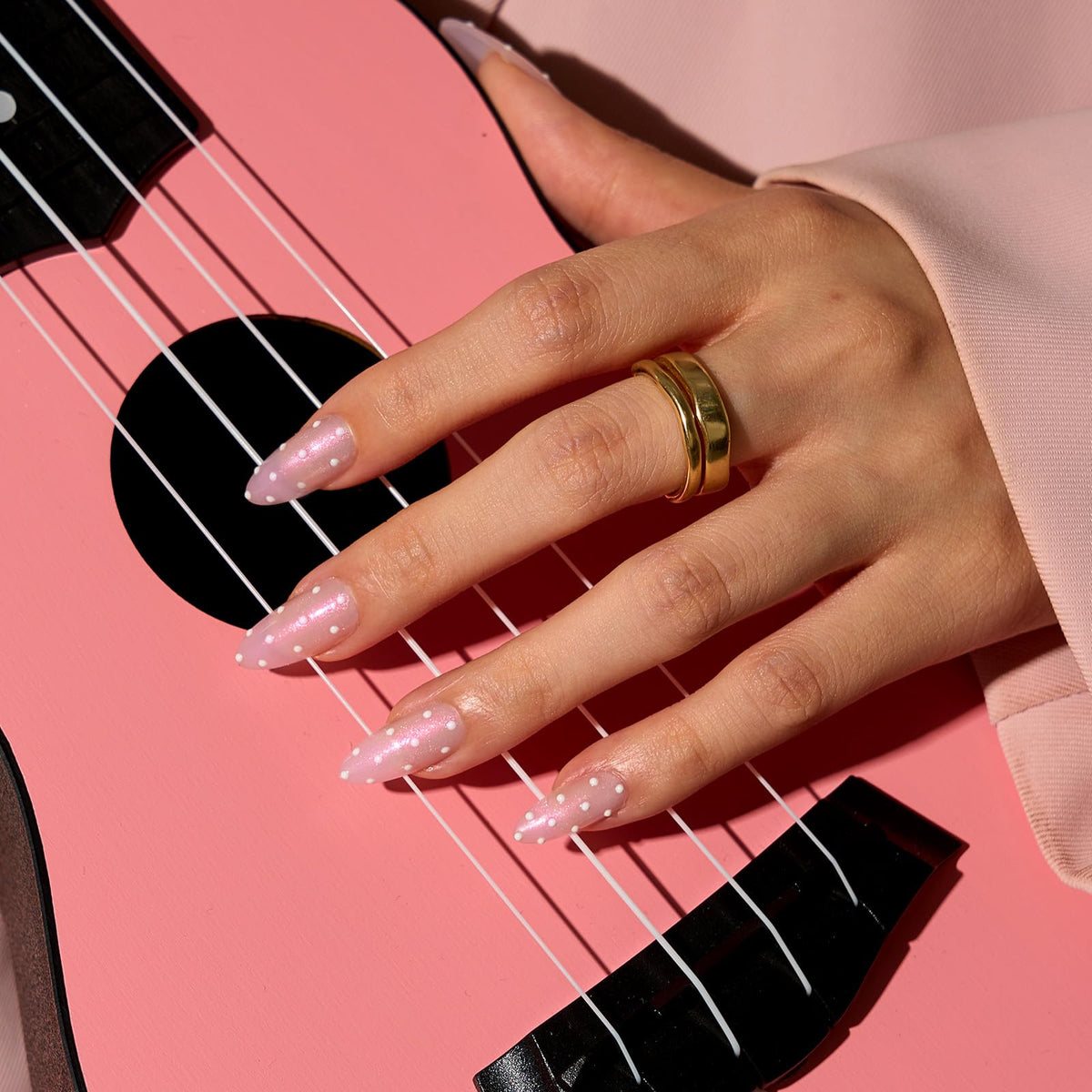 BTArtbox arranged press-on nails in 16 sizes showing selection for precise fit