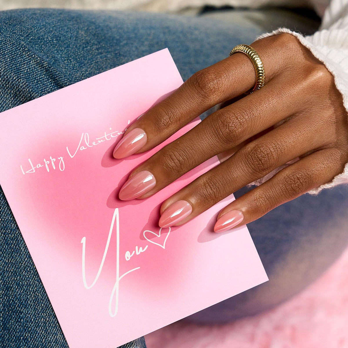 BTArtbox layout displaying 16 sizes of press-on nails for customized fit and coverage