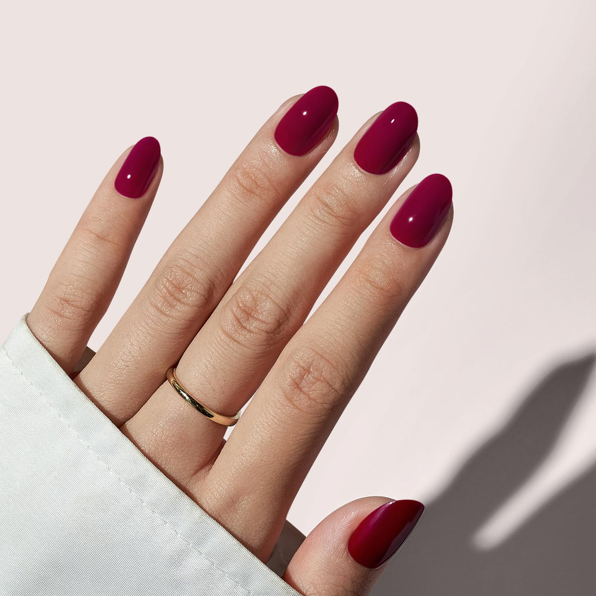 BTArtbox 16 sizes arranged to show variety and custom-fit advantage for different nails