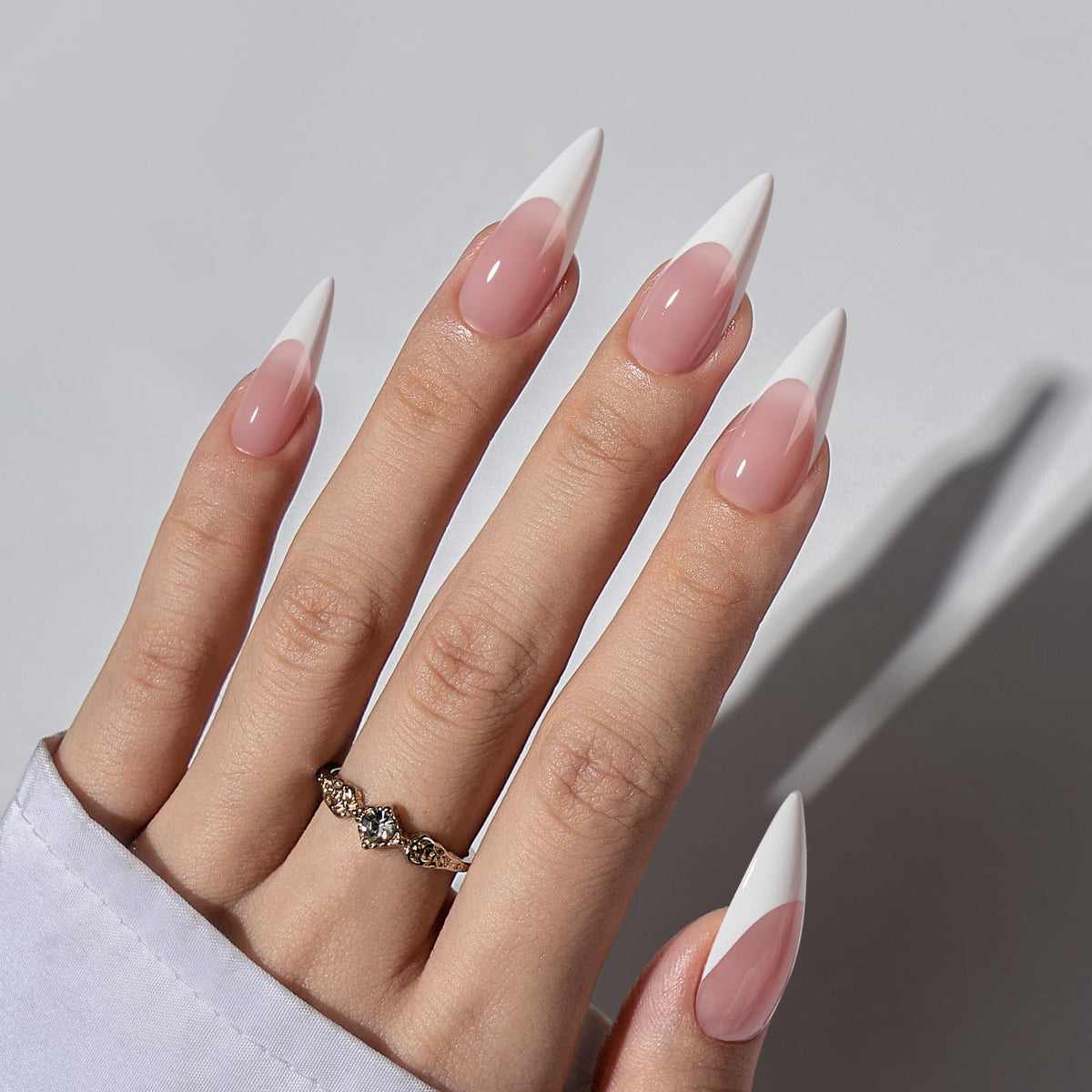 BTArtboxnails close-up of tip curvature highlighting natural fit benefit