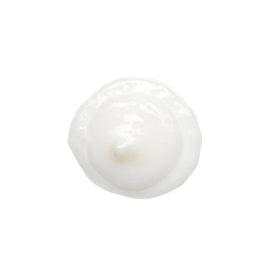 Bumble and bumble applying cream to damp hair for natural air-dried volume