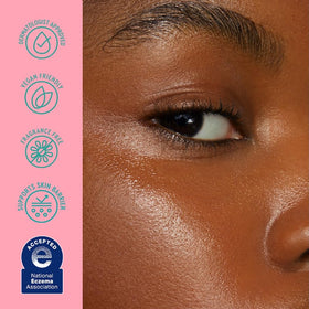 BYOMA applying gel under eye with finger, gentle depuffing action