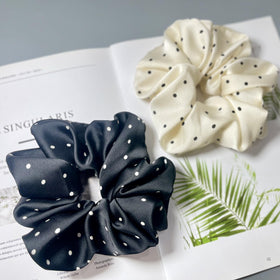 CAFUDEYE worn in high ponytail demonstrating strong hold and comfortable lift