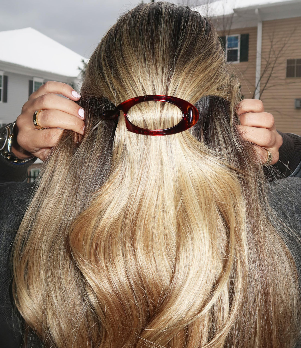 Camila Paris profile close-up highlighting acetate curve benefit: gentle flexible grip