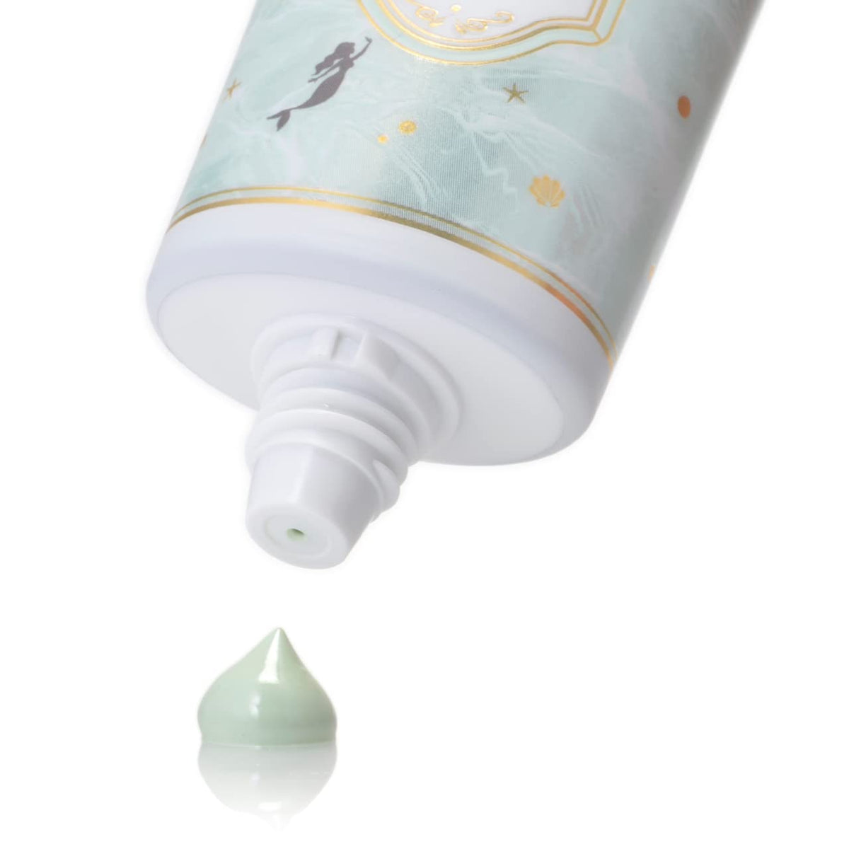 CANMAKE close-up of translucent gel texture highlighting lightweight spreadability
