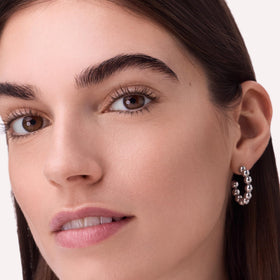 Catrice powder texture close-up highlighting silky, blurring particles