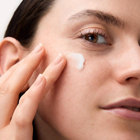 Catrice primer on fingertip ready to apply for shine control benefit