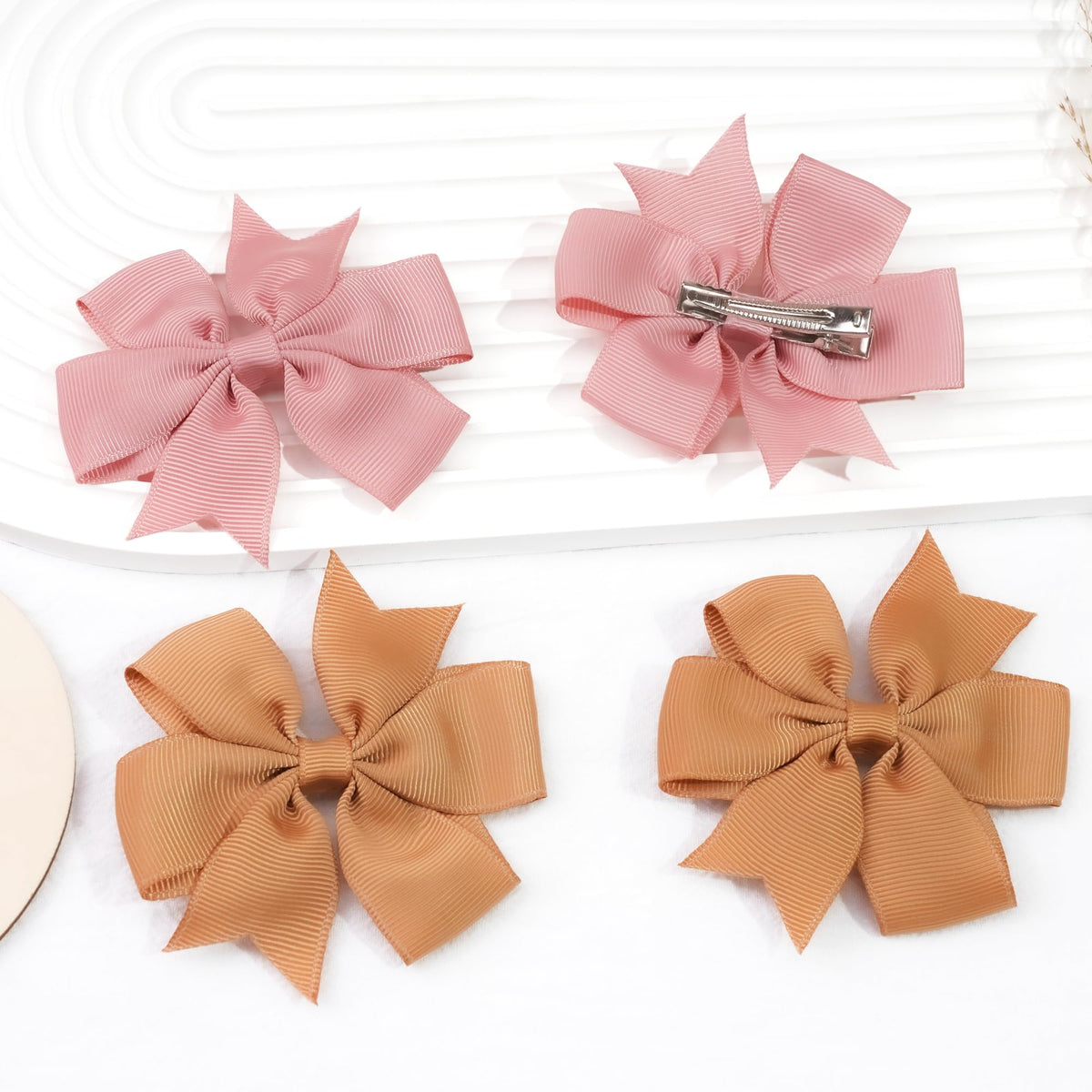 CÉLLOT storage organizer with multiple bows demonstrating easy storage