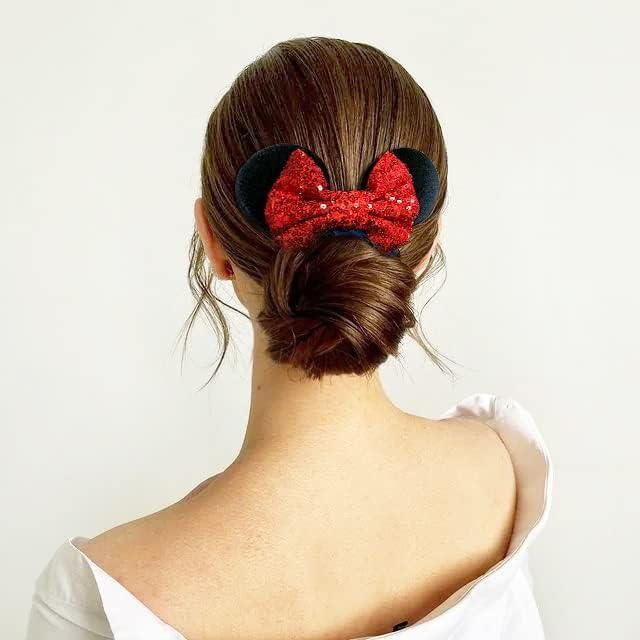 CellElection sequin bow close-up highlighting sparkly accents for photos