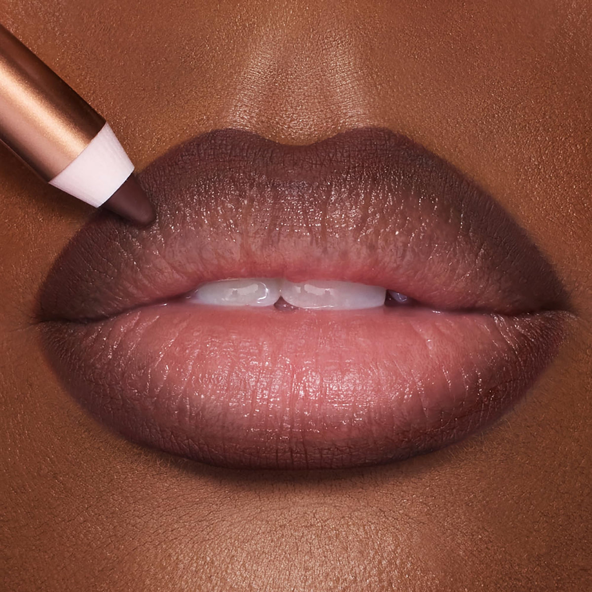 Charlotte Tilbury before and after lips showing enhanced volume effect
