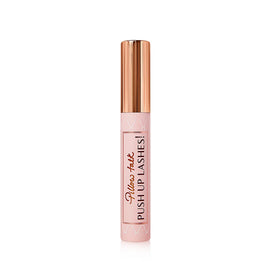 Charlotte Tilbury mascara on lashes demonstrating length and vertical lift effect