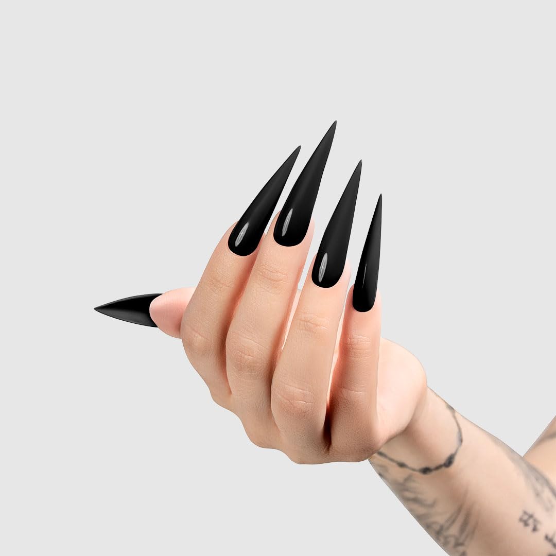 Chaun Legend precision brush detail applying even strokes for mess-free professional results