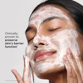 Clarins aloe extract visual highlighting natural ingredient and hydrating benefit