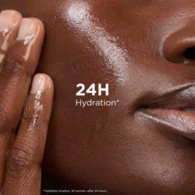 Clarins ingredient view of Vitamin C oil layer emphasizing brightening benefit