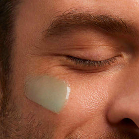 CLARINS close-up swatch of gel texture highlighting fast absorption benefit