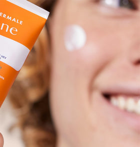Generic Clean Solaire cream texture close-up demonstrating lightweight absorption benefit