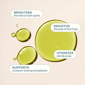 Cliganic oil applied to hair ends showing improved shine and frizz control benefit