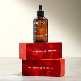 Cliganic jojoba recyclable packaging detail emphasizing sustainable sourcing benefit