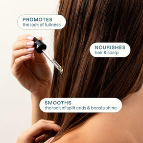 Cliganic close-up of oil texture highlighting lightweight, non-greasy finish