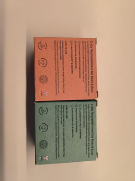 Cliganic bar on draining soap dish demonstrating longer-lasting benefit