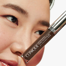 Clinique gel texture on brush showing fibers that add volume and blend naturally