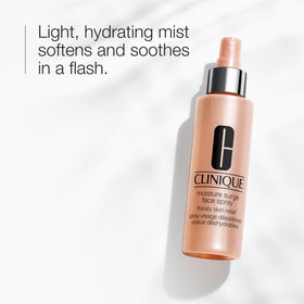 Clinique Moisture Surge close-up of fine mist droplets, delivers instant moisture