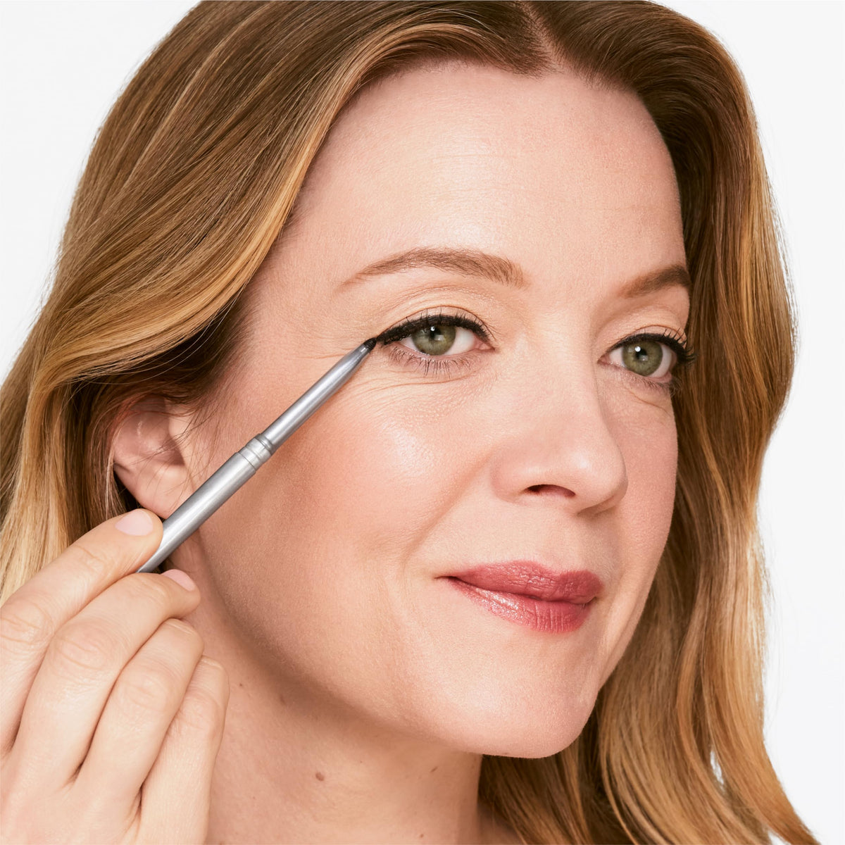 Clinique Quickliner built-in smudge tip detail, blends lines for smoky looks benefit