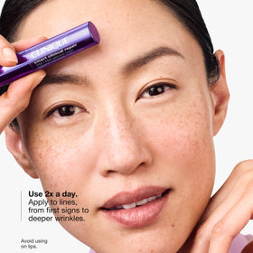 Clinique label highlighting 1% advanced retinoid concentration for targeted skin renewal