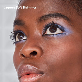 Clinique model wearing shade on lid for natural everyday benefit