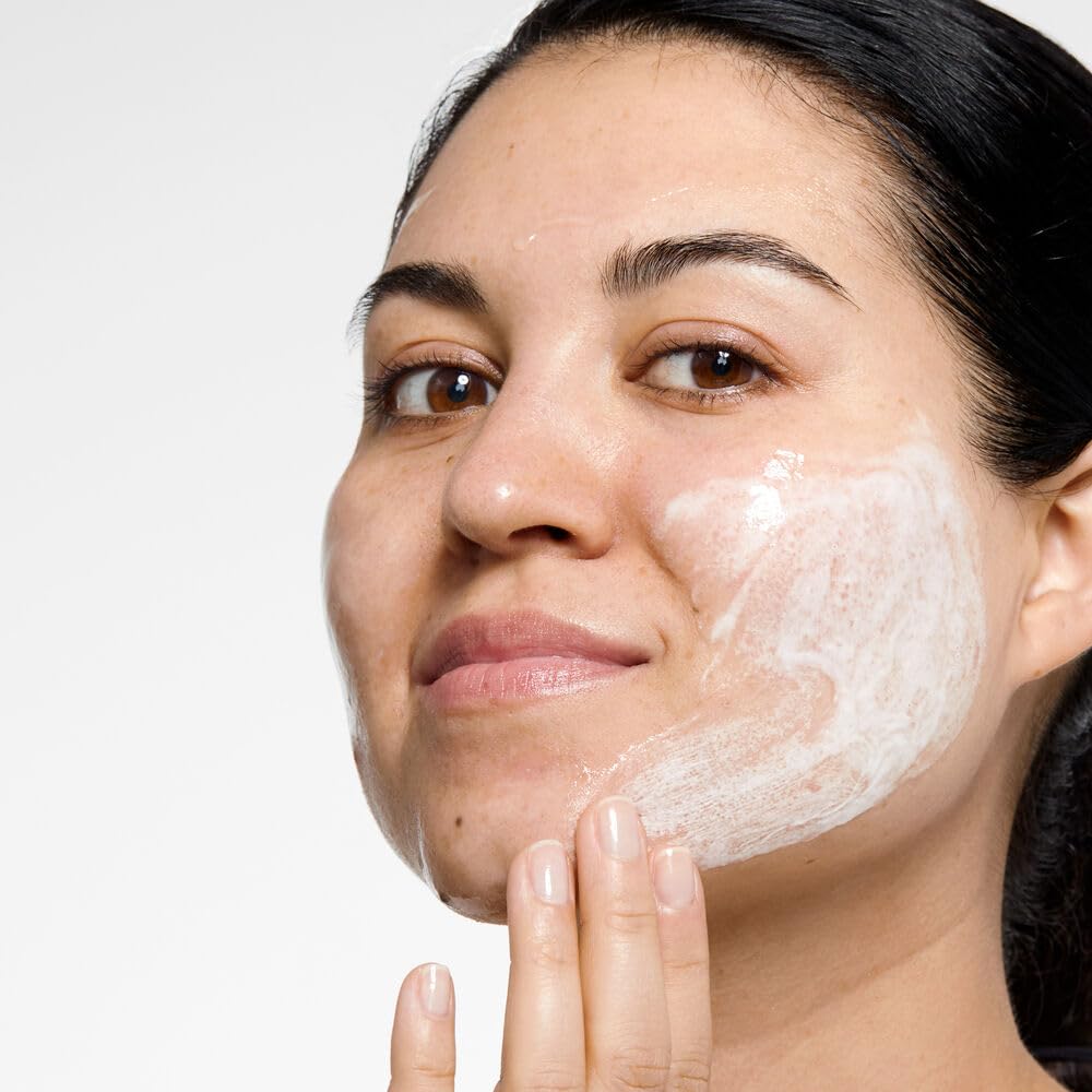 Clinique soft lather texture detail illustrating gentle cleansing and easy rinse-off
