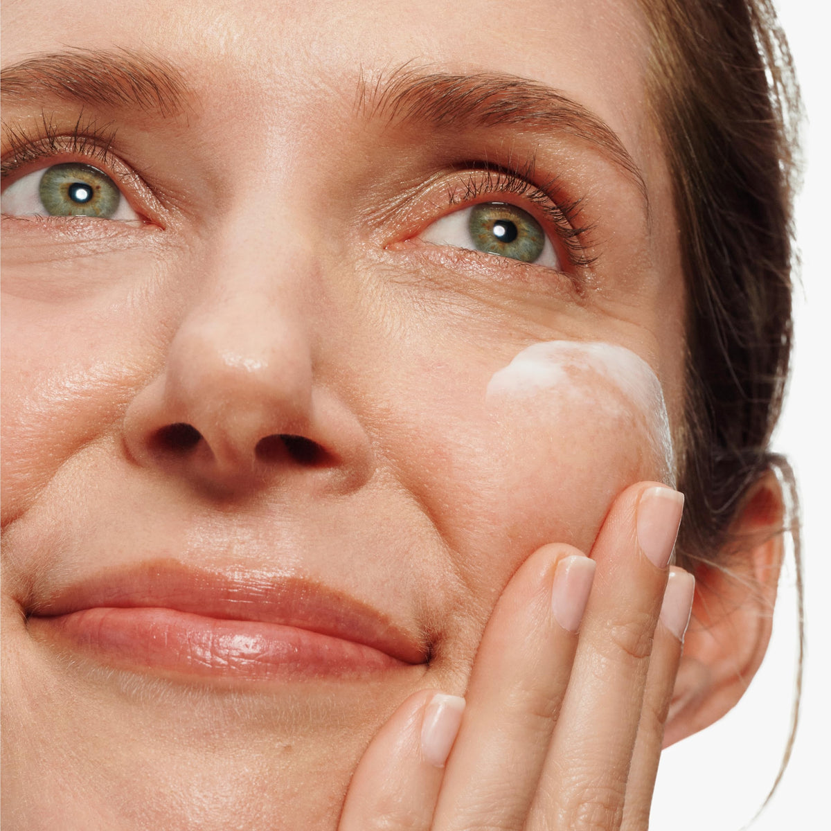 Clinique cream texture close-up proving rich, fast-absorbing hydration