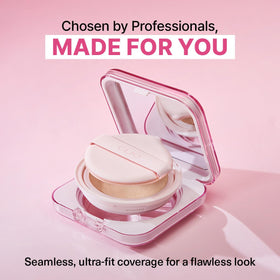 CLIO PROFESSIONAL model applying cushion in mirror for quick luminous everyday finish