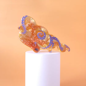 Clip Sugar octopus clip close-up of plastic-covered spring for rust protection