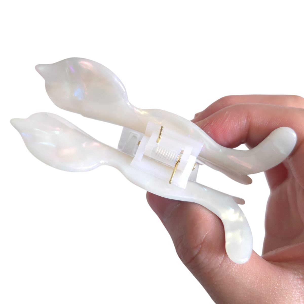 Clip Sugar used in half-up style, secures hair quickly and neatly