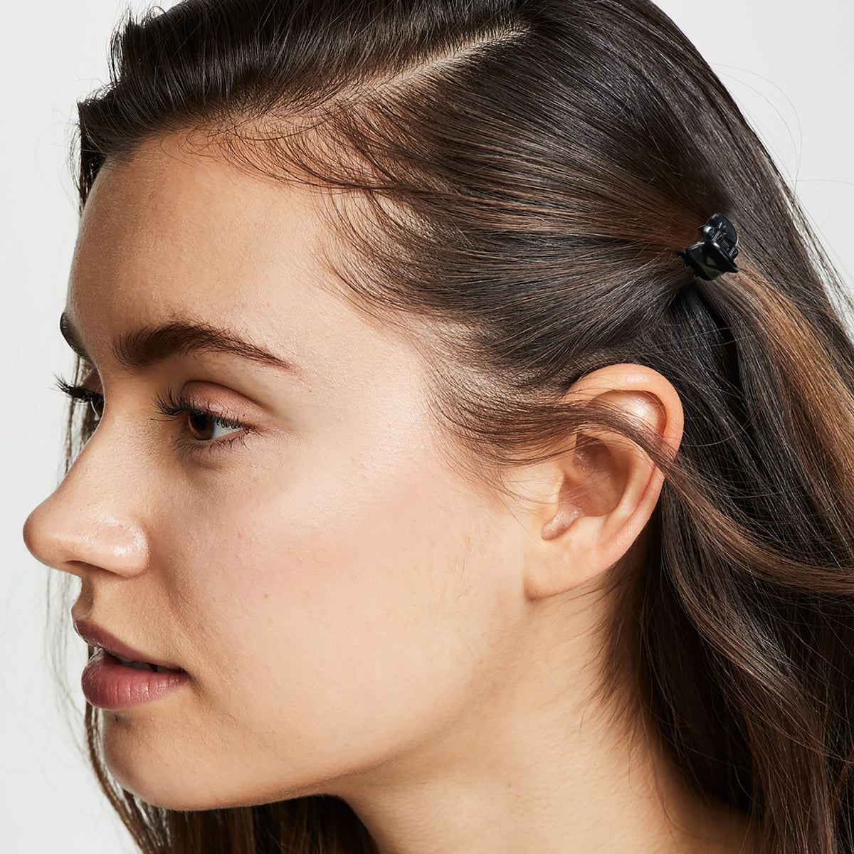Cobahom close-up of clip teeth highlighting gentle grip and hair protection