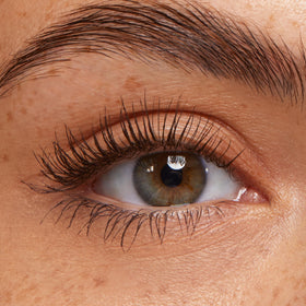 ColourPop tapered brush tip demonstrating reach to inner and corner lashes
