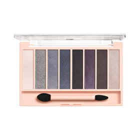 COVERGIRL close-up of eyeshadow texture highlighting smooth, blendable payoff