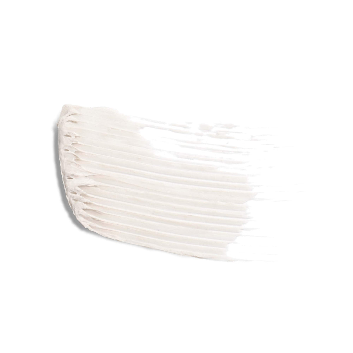 COVERGIRL before and after lashes demonstrating added volume