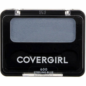 COVERGIRL close-up of eyeshadow pans highlighting smooth texture and blendable pigments