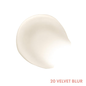 COVERGIRL close-up of Velvet Blur texture highlighting smooth finish