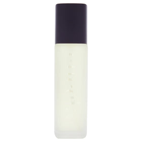Cuccio close-up oil texture illustrating fast absorption and glow