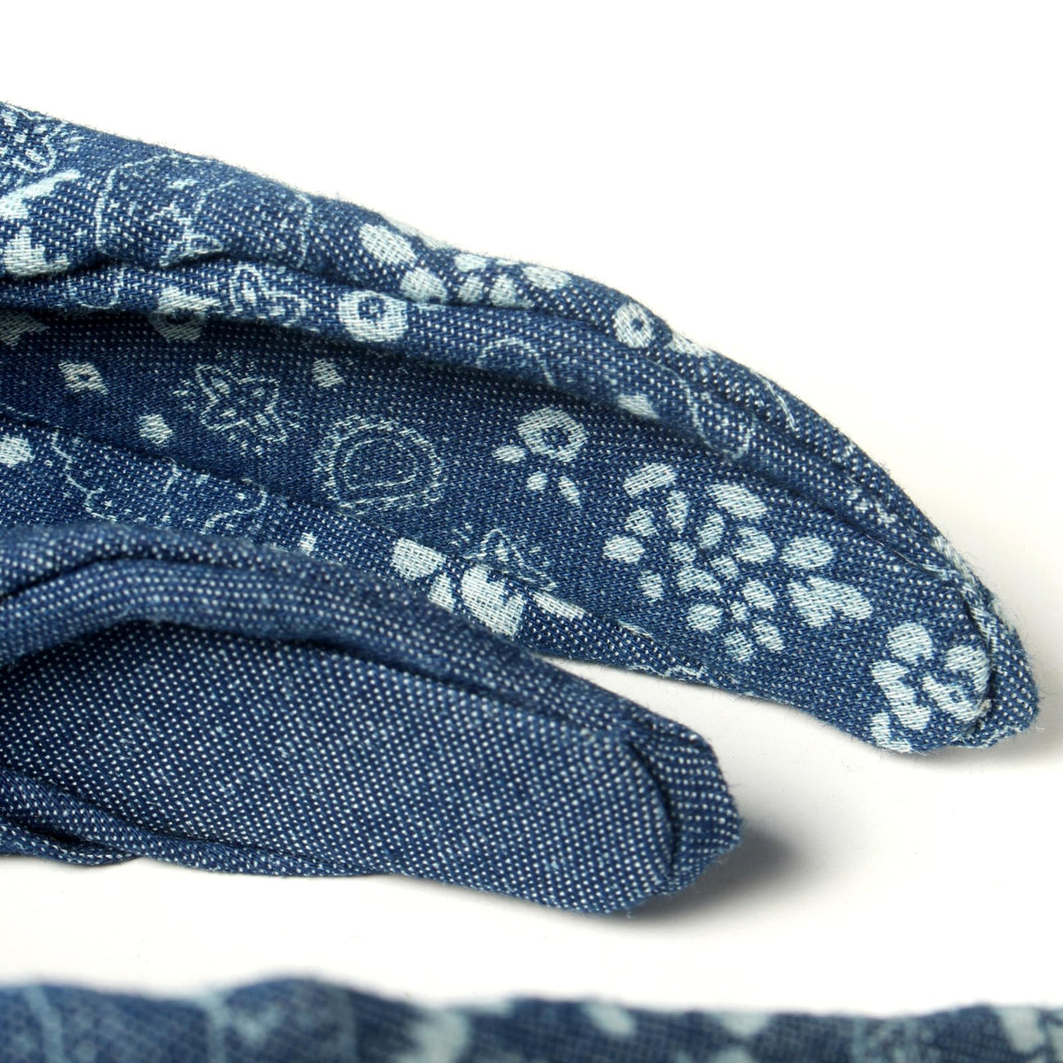 Cuizhiyu three different denim designs laid flat for styling variety