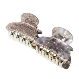Cuizhiyu clips on bathroom counter for easy access while grooming